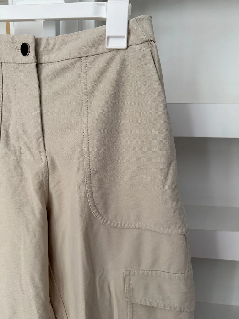 Lululemon Light Utilitech Cargo Pocket High-Rise Pant Sz 25 / 0 Natural Ivory